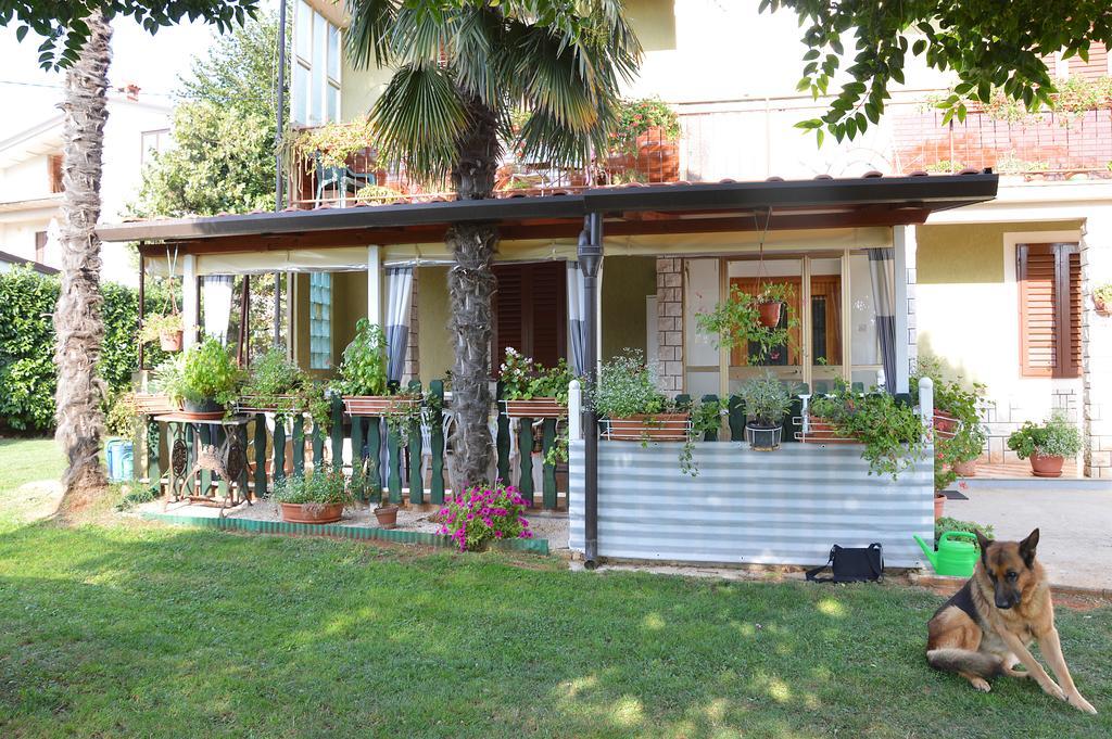 Giardino Apartment Умаг Екстериор снимка