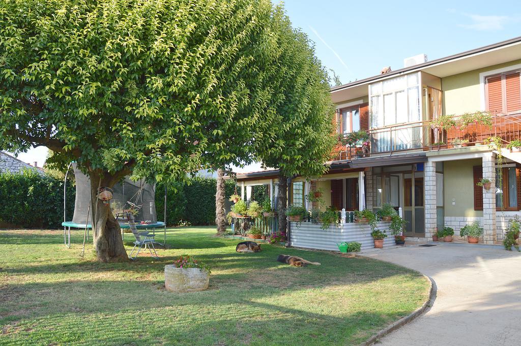 Giardino Apartment Умаг Екстериор снимка